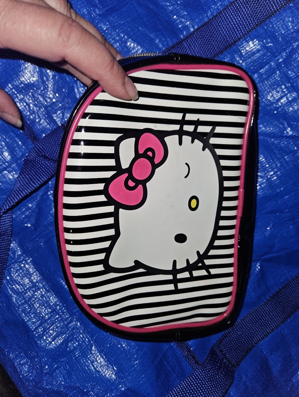 Hello Kitty Sequin Tote And Makeup Bag - Picture 4 of 4